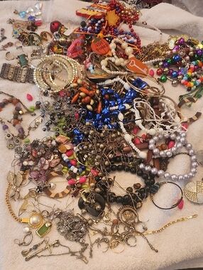 Mixed Color Women’s Fashion Jewelry Bundle